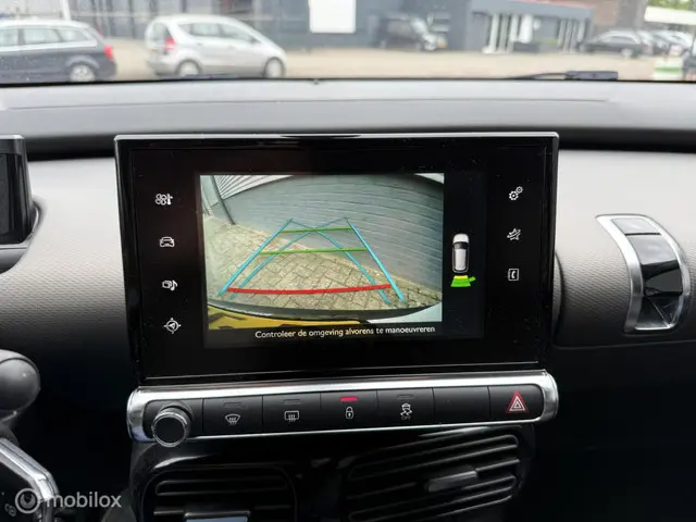 Citroën C4 Cactus 1.2 VTi Shine 2014 Benzine 17