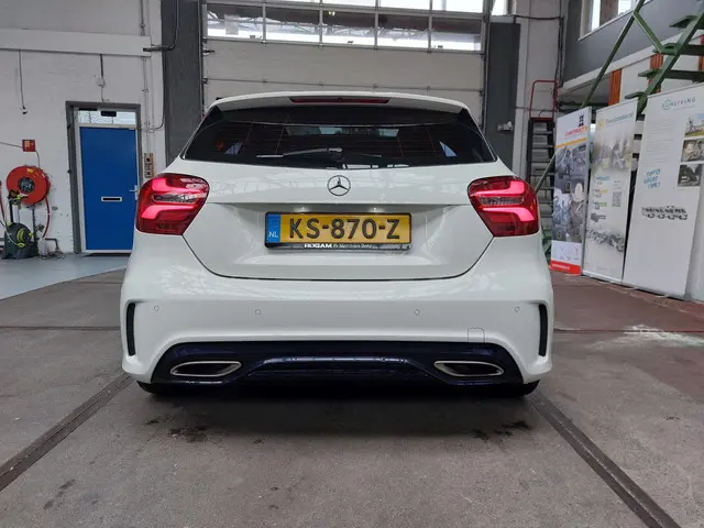 Mercedes-Benz A-Klasse 180 Ambition AMG 2016 Benzine 14