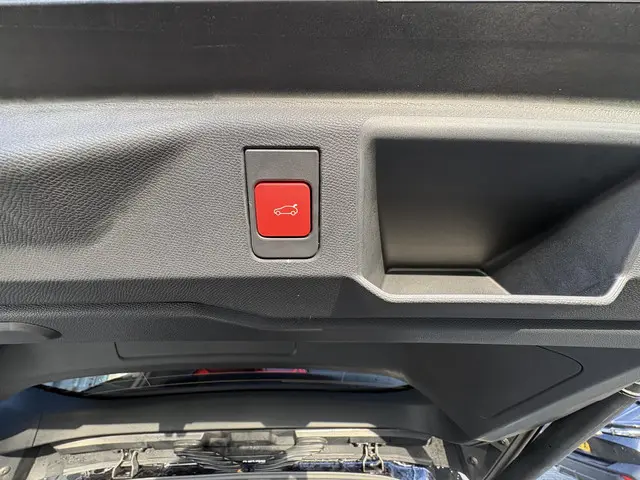 Peugeot 5008 1.2 Hybrid 145 GT 2025 Hybride Benzine 18