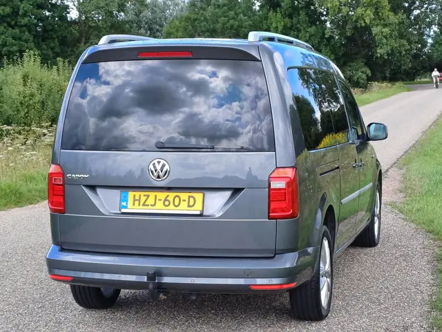 Volkswagen Caddy Maxi 1.4 TSI Trendline 5p 2018 Benzine 6