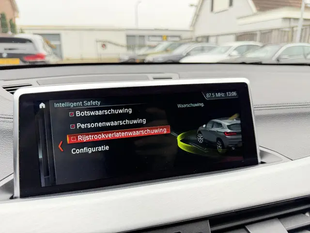 BMW X2 sDrive18i Nieuwstaat! 2022 Benzine 17