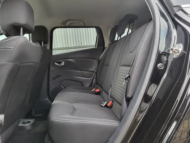 Renault Clio Estate 0.9 TCe Limited 2018 Benzine 10