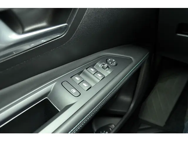 Peugeot 5008 1.2 PureTech Allure 2021 Benzine 18