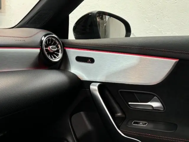 Mercedes-Benz CLA 220 2019 Benzine 24