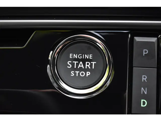Peugeot 3008 Hybrid 136 EAT6 GT 2024 Hybride Benzine 19