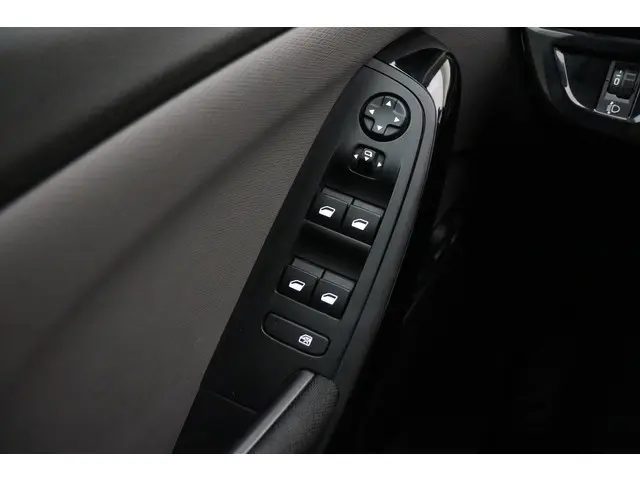Citroën Grand C4 Picasso 1.2 PureTech Feel 2018 Benzine 17