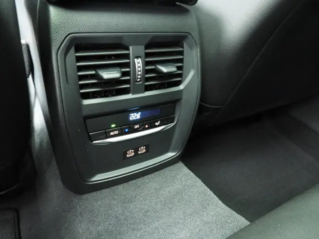 BMW 3 Serie Touring 330e 2026 Hybride Benzine 18