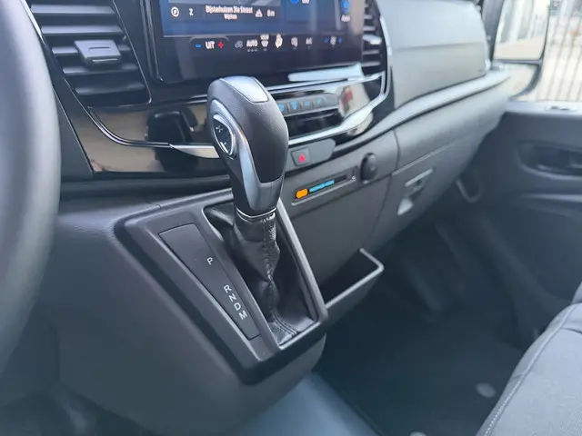 Ford Transit 350 2.0 TDCI L3H2 Limited RWD 2024 Diesel 7