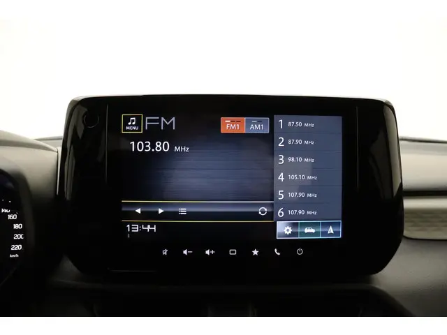 Suzuki Swift 1.2 Style Smart Hybrid 2025 Benzine 24