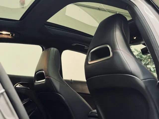 Mercedes-Benz GLA 180 AMG Line 2019 Benzine 24