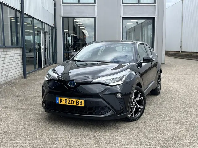 Toyota C-HR 1.8 Hybrid Dynamic 2020 Hybride Benzine 64