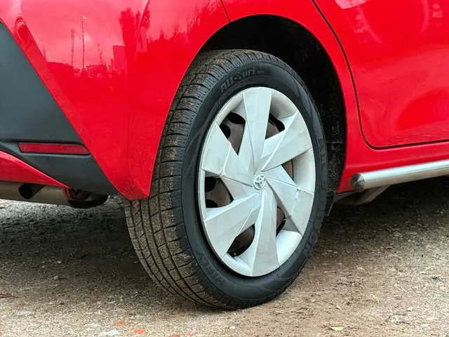 Toyota Aygo 1.0 VVT-i x-play/SIDE BARS 2015 Benzine 10