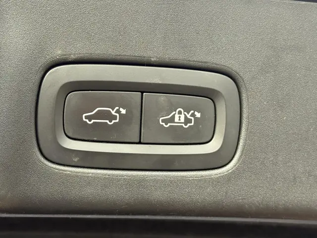 Volvo V90 2.0 T4 Business Sport 2020 Benzine 18