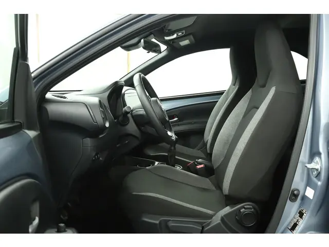 Toyota Aygo X 1.0 VVT-i MT Play 2024 Benzine 17