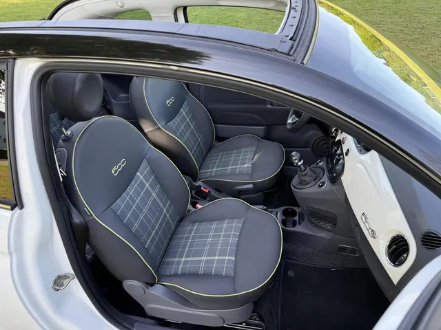 Fiat 500C 1.2 Lounge 2017 Benzine 17