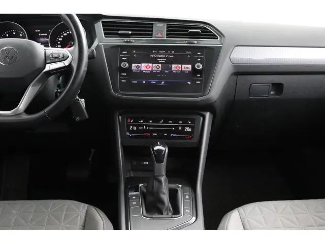 Volkswagen Tiguan 1.5 TSI 150pk DSG Life 2022 Benzine 23