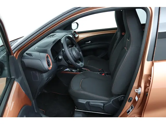 Toyota Aygo X Hybrid 115 pulse 2026 Hybride Benzine 14