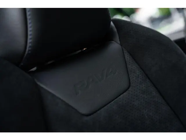 Toyota RAV4 2.5 HEV AWD Bi-Tone 2023 Hybride Benzine 36