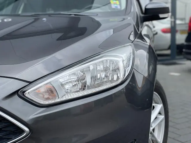Ford Focus Wagon 1.0 Trend Edition 2015 Benzine 6