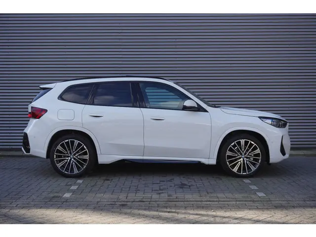 BMW iX1 eDrive20 2025 Elektrisch 4