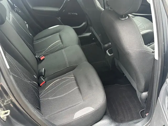 Peugeot 208 1.2 VTi Envy 2014 Benzine 18