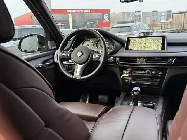 BMW X5 xDrive50i M Sport 2014 Benzine 3