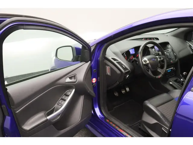 Ford Focus 2.0 EcoBoost ST-2 2012 Benzine 16
