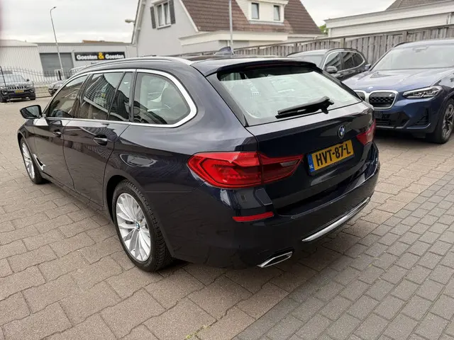 BMW 5 Serie Touring 540i xDrive Luxury Line 2020 Benzine 7