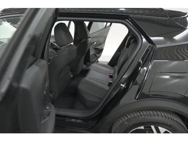 Peugeot 2008 PureTech 130 EAT8 Allure 2024 Benzine 29