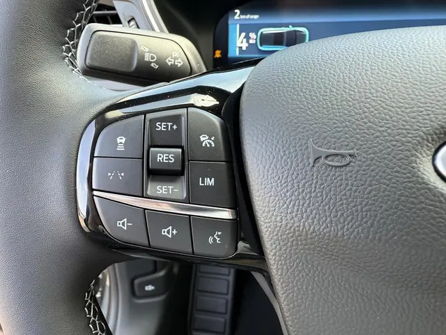 Ford Kuga 2.5 PHEV Active X 2025 Hybride Benzine 13