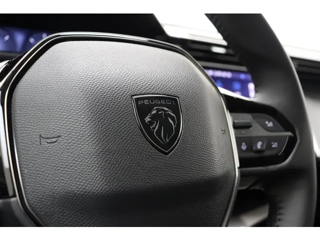 Peugeot 408 1.2T 130pk Allure Pack Automaat 2023 Benzine 42