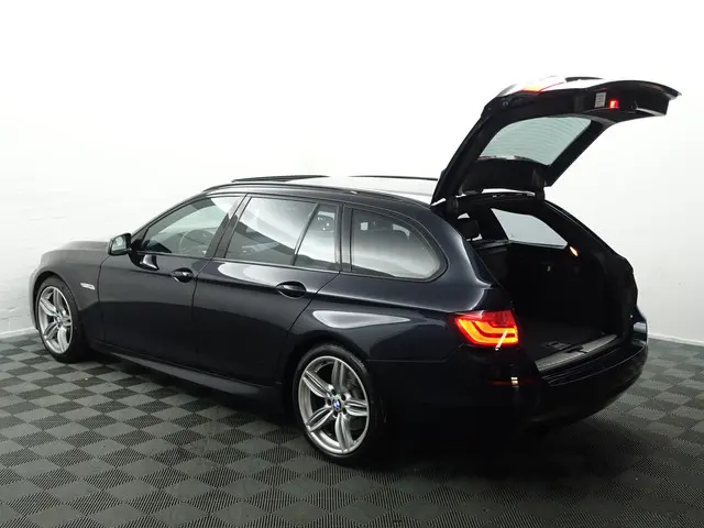 BMW 5 Serie Touring 520i 184Pk M Sport Aut- 2012 Benzine 36