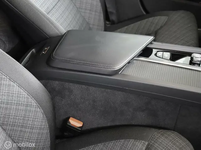 Volvo V60 2.0 B3 Essential| Camera | Trekhaak 2023 Benzine 19