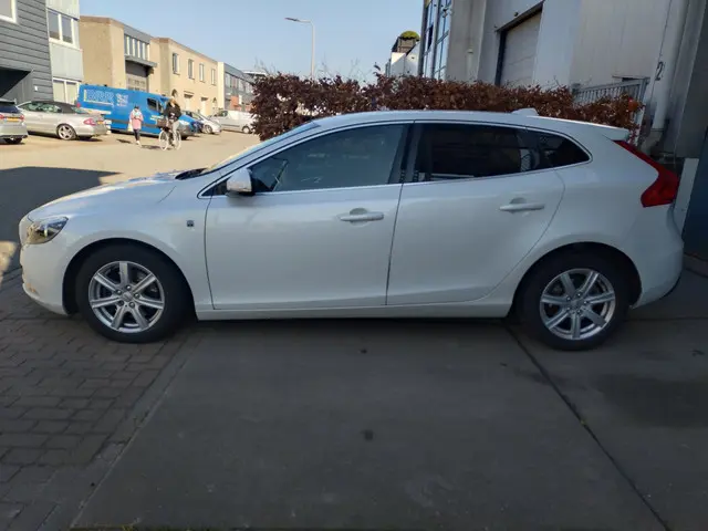 Volvo V40 2.0 D2 Ocean Race Lage km stand!! 2015 Diesel 3