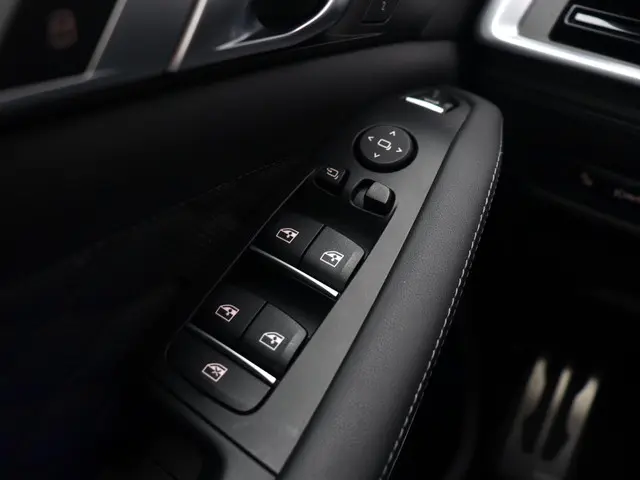 BMW X5 M Competition 2025 Benzine 40