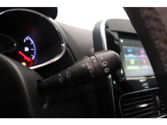 Renault Clio 0.9 TCe Limited 2019 Benzine 28