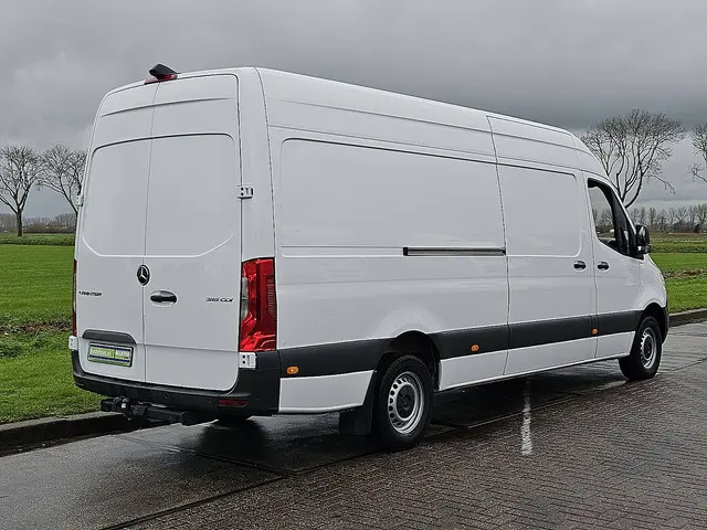 Mercedes-Benz Sprinter 3