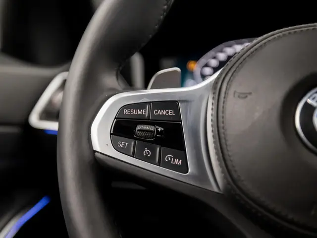 BMW 3 Serie 320i M Sport 2020 Benzine 18