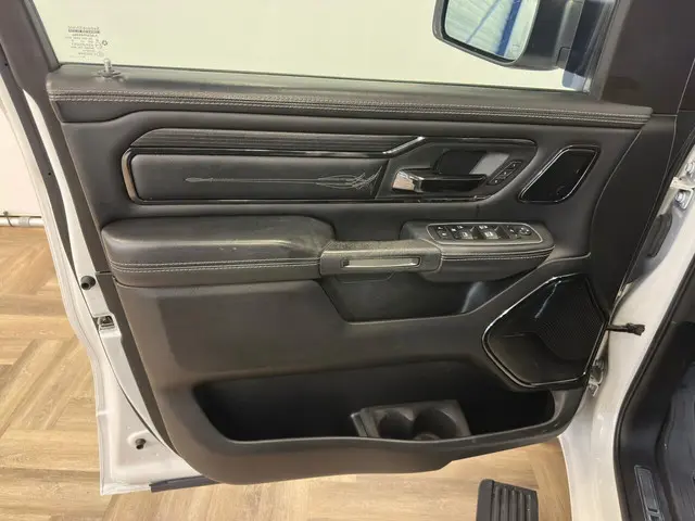 Dodge Ram 1500 5.7 V8 4x4 Crew Cab Limited 2022 Benzine 18