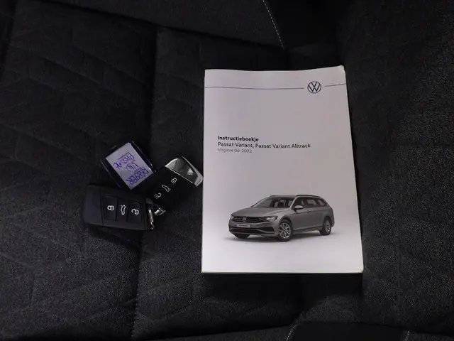 Volkswagen Passat VARIANT 1.5 TSI BUSINESS 2022 Benzine 6