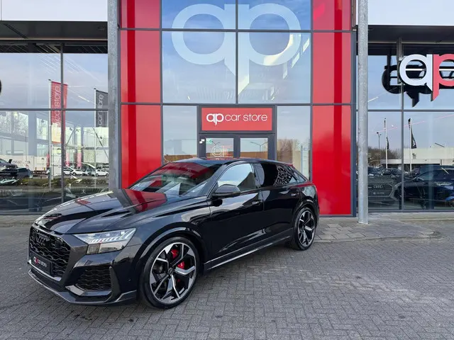 Audi RSQ8