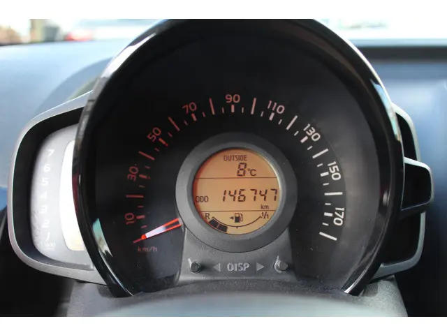Toyota Aygo 1.0 VVT-i X-cite Bi-tone 2017 Benzine 10