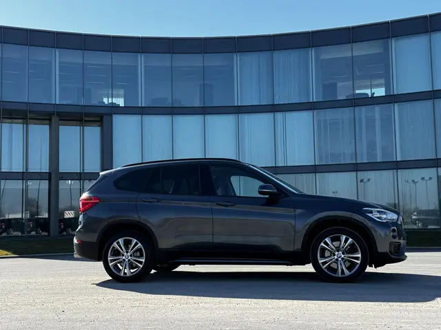 BMW X1 sDrive20i Executive 2018 Benzine 23