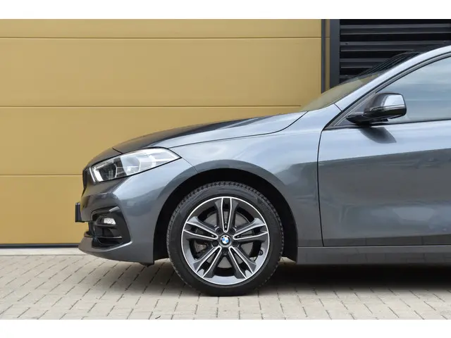 BMW 1 Serie 118i Executive Edition 2020 Benzine 5