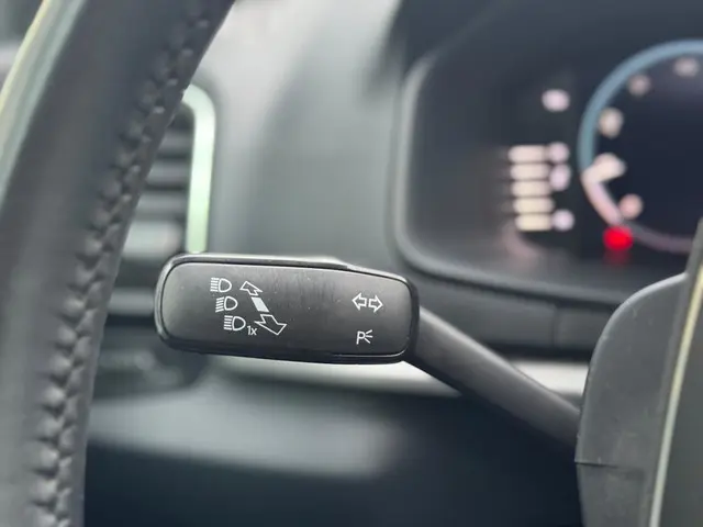 Škoda Karoq 1.0 TSI Business Edition 2022 Benzine 28