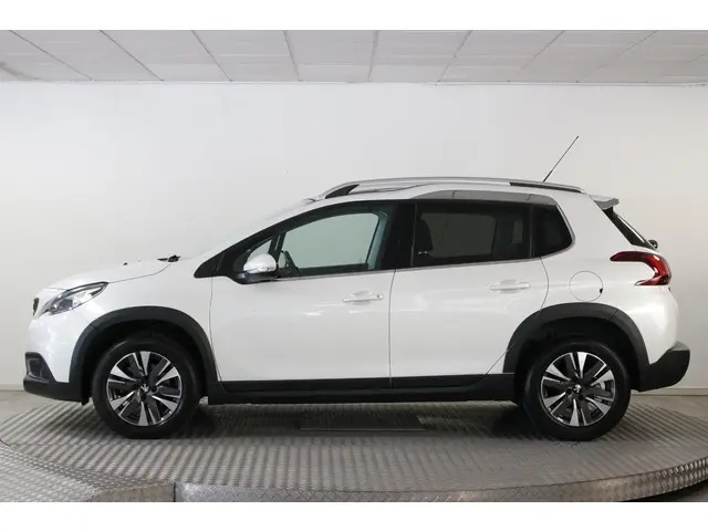 Peugeot 2008 1.2 PureTech Allure 130 PK. 2018 Benzine 8