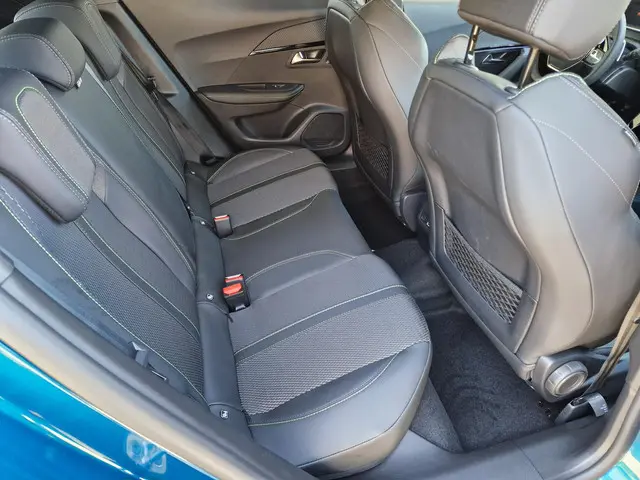 Peugeot 2008 1.2 Hybrid 145 GT 2025 Hybride Benzine 14