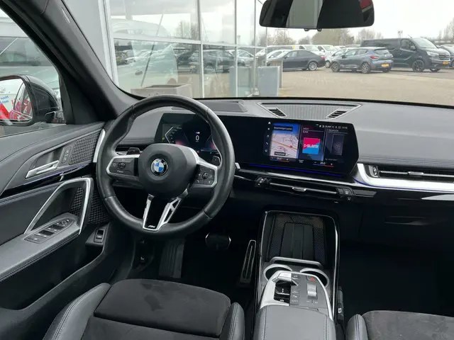 BMW X1 sDrive18i|M-Sport|PANO|HEAD-UP|LED|18"| 2023 Benzine 6