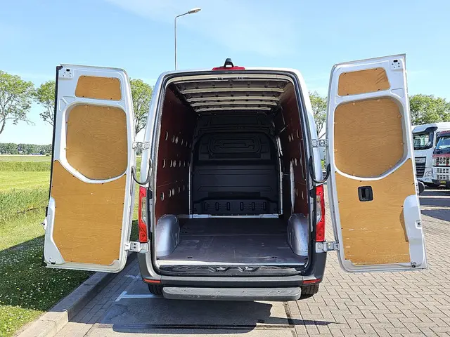 Mercedes-Benz Sprinter 314 2021 Diesel 15