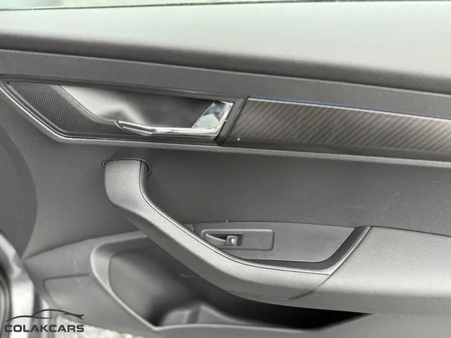 Škoda Karoq 2.0 TSI 4x4 Sportline Business 2022 Benzine 47